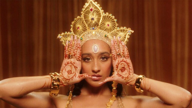 Raveena Aurora Is the Queer Brown Pop Star I Didn’t Know I Needed Raveena-Singer